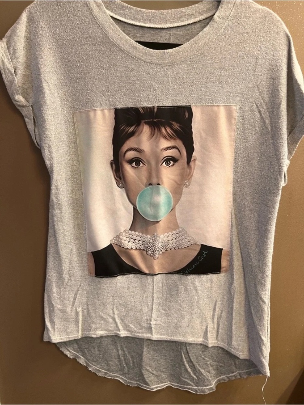 Fashion Girl Graphic Gray Hi-Lo Top Short Sleeve, Boutique style